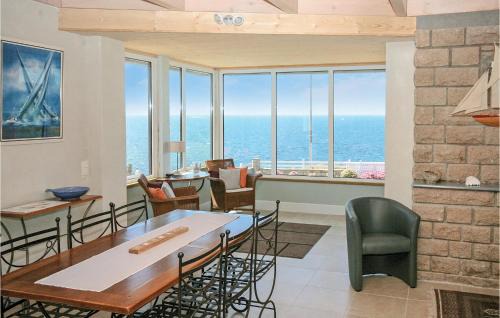 Kerherou House | Stunning Home In Moelan Sur Mer