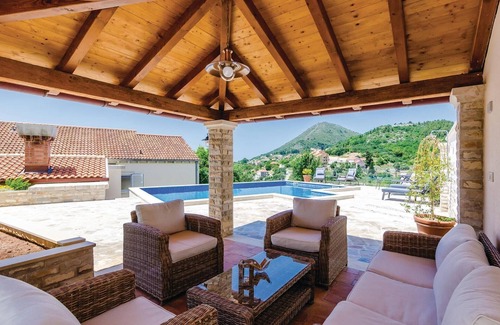 Orasac House | Stunning home in Orasac with WiFi