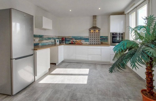 Quessoy House | Stunning home in Quessoy with kitchen