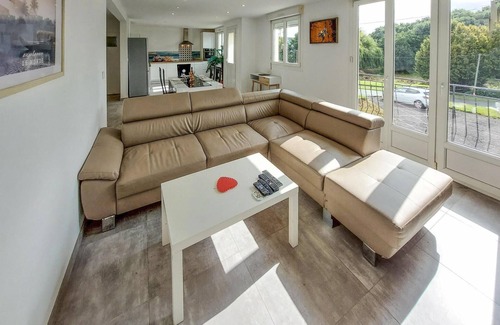 Quessoy House | Stunning home in Quessoy with kitchen