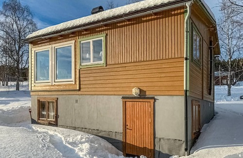 Rorvattnet House | Stunning home in Rötviken with kitchen