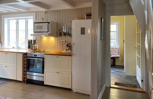 Heroy House | Stunning home in Runde with WiFi