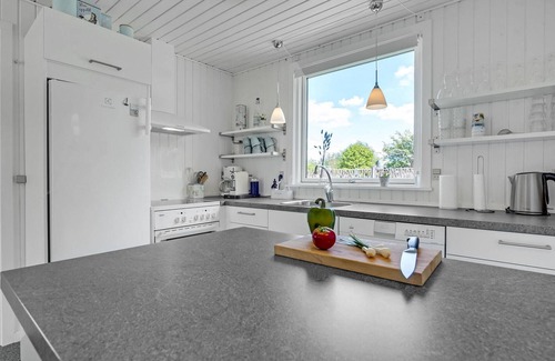 Frolunde House | Stunning home in Slagelse with kitchen