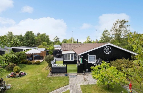 Egense House | Stunning home in Storvorde with WiFi