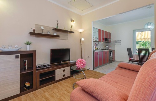 Topid House | Stunning home in Topid with WiFi
