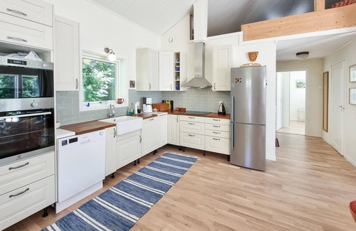 Tvarred House | Stunning home in Tvärred with kitchen