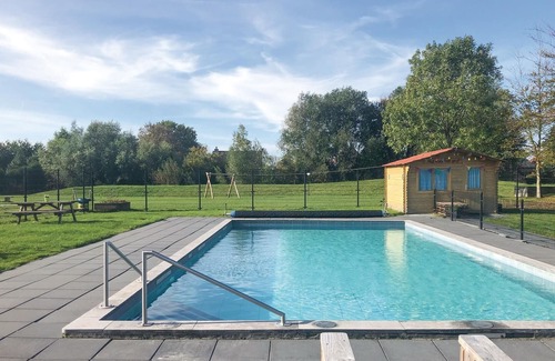Tzummarum House | Stunning home in Tzummarum with WiFi