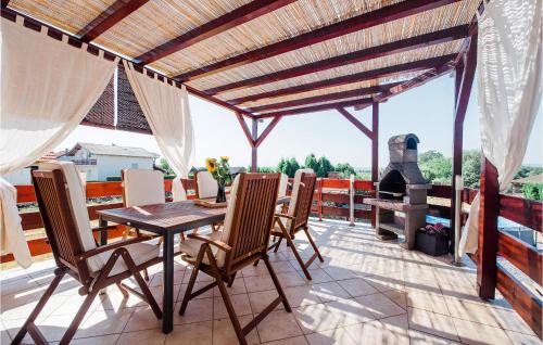 Kaptol House | Stunning Home In Velika