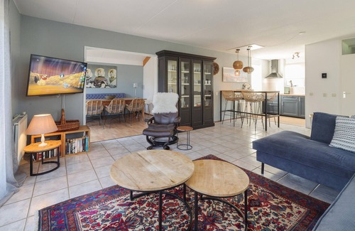 Wemeldinge House | Stunning home in Wemeldinge with sauna