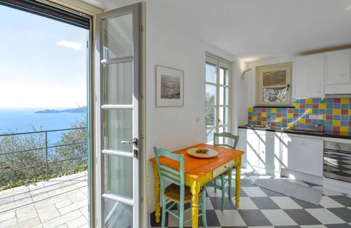 Zoagli House | Stunning home in Zoagli with WiFi