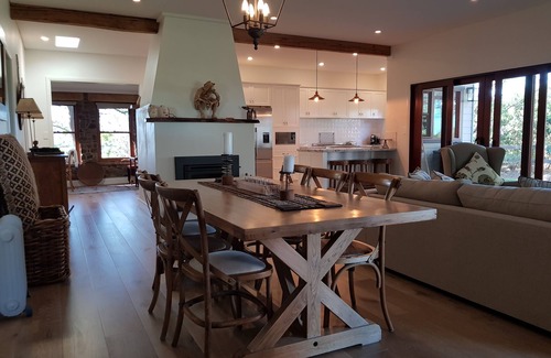 Milton House | Stunning Home with Beautiful Semi Rural & Ocean Views. Close to town and beach