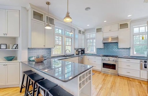 Glen Arbor House | Stunning home with views of Lake Michigan, steps from the beach and downtown