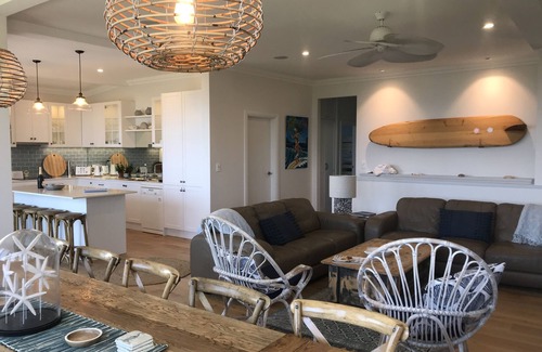 Copacabana House | Stunning house, breathtaking beach & ocean views, 3 min walk beach, cafes, parks