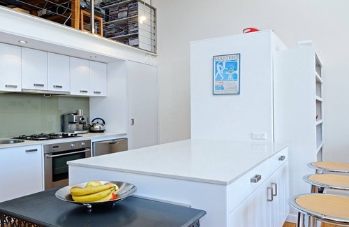Collingwood Apartment | Stunning Inner city warehouse apartment