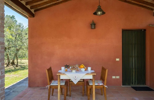 Castiglion Fiorentino House | Stunning private villa for 3 people with WIFI, private pool, TV, terrace, pets allowed and parking