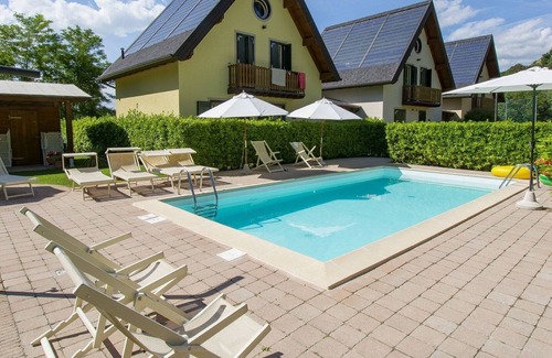Coreglia Antelminelli House | Stunning private villa for 8 guests with WIFI, pool, TV, terrace, pets allowed and parking