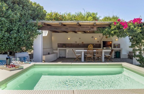 Santa Reparata House | Stunning private villa for 6 people with WIFI, private pool, A/C, TV, terrace and parking