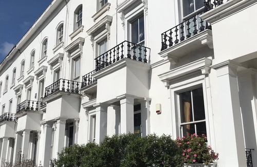 Chelsea Riverside Apartment | Stunning Kings Road, Chelsea, period property