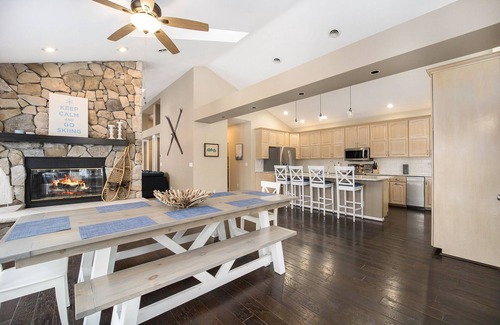 Kaleva House | Stunning Lake House - 200' of Lakefront with Kayaks & Game Room