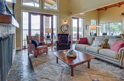 Riverside House | Stunning Lake Livingston Vacation Rental w/ Patio