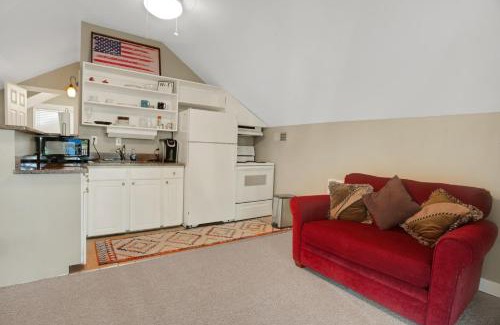Gilbert Apartment | Stunning Lakefront Sanctuary: Your Perfect Getaway