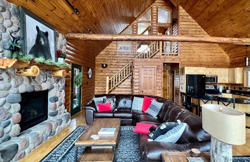 Hayward Cabin | Stunning Lakefront Home- Amazing 5,500 acre Lac Courte Oreilles Lake