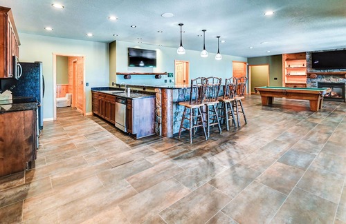 Mauston House | Stunning Lakefront Lodge On Castle Rock Lake! Perfect for Families or Retreats!