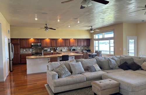 Eureka House | Stunning Lakefront retreat. The perfect getaway for families!