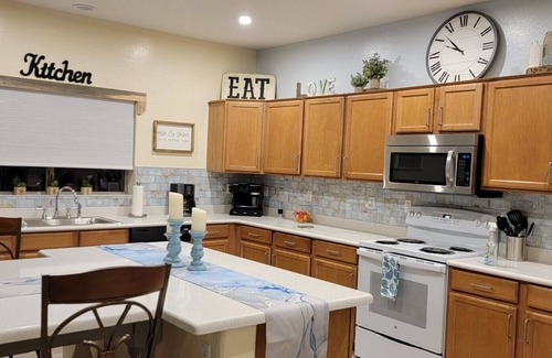 Sundance House | Stunning lg home with backyard Oasis with pool & hot tub. 4000 sqft on 1/3 acre.
