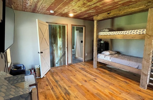 Mondovi Cabin | Stunning Lodge Experience in Buffalo County WI/Picturesque Views-Pet Friendly!