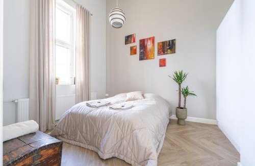 Kuopio Apartment | Stunning Loft with Water View & Free Garage Parking