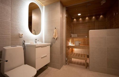 Kuopio Apartment | Stunning Loft with Water View & Free Garage Parking