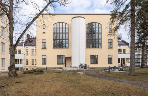 Kuopio Apartment | Stunning Loft with Water View & Free Garage Parking