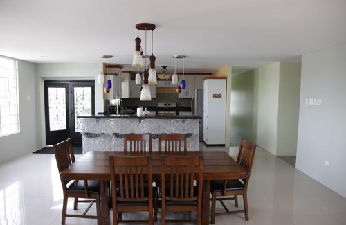 San Fernando House | Stunning Luxury 3 Bedroom 2 1/2 bath Apartment