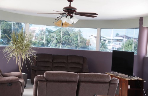 San Fernando House | Stunning Luxury 3 Bedroom 2 1/2 bath Apartment