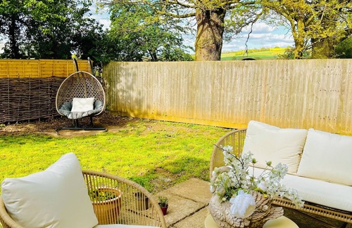 Whichford House | Stunning luxury Cotswolds escape in beautiful village