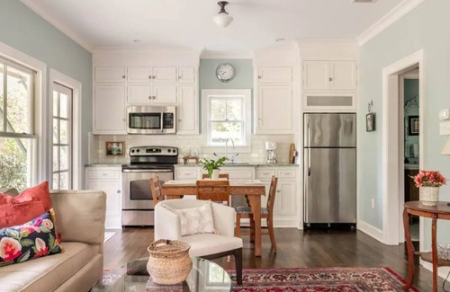 McQueeney House | Stunning Luxury Estate 7 miles to New Braunfels