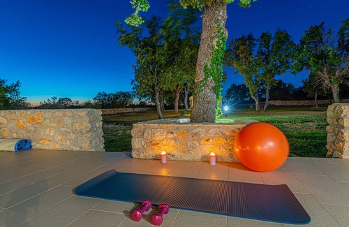 Drnis Villa | Stunning Mediterranean Villa 5 Minutes from Krka National Park
