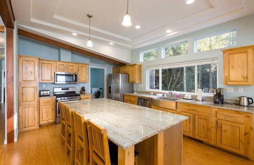 Trinidad House | Stunning modern 3BR, 2BA Oceanside Bluff Retreat in Trinidad, California