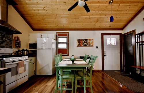 Mineral Cabin | Stunning Modern Cabin. 8mi to Lassen. EV Charging, Pet Friendly!