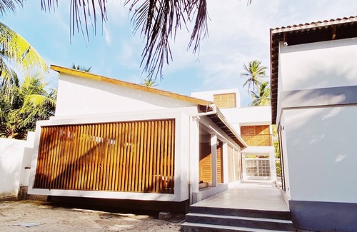 Mundau Villa | Stunning Modern Tropical Beach Villa with Private Pool