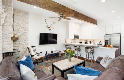 Snowmass Village Condo | Stunning Mountain Views! Pool, Hot Tub, Parking, Elevator & Easy Hiking/Mountain Biking Access