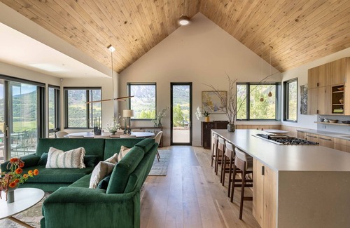 Telluride House | Stunning mountain retreat with incredible views.
