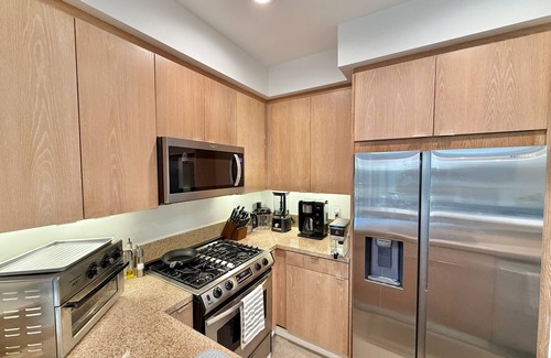Baristo House | Stunning mountain-view 2-bedroom town home in central Palm Springs