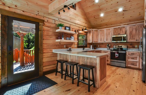 Walnut Mountain Cabin | Stunning Mountain View With Hot tub & Game Room. Indoor/Outdoor Fireplace