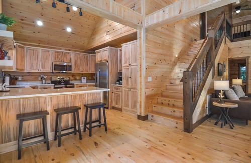 Walnut Mountain Cabin | Stunning Mountain View With Hot tub & Game Room. Indoor/Outdoor Fireplace