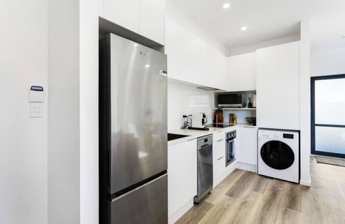 Pukekohe House | Stunning New 2BR Luxury in Pukekohe | WiFi Netflix