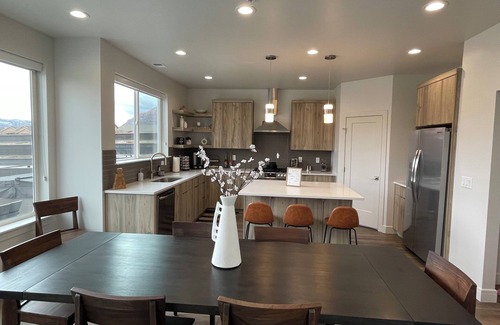 Moab South Valley House | Stunning New 4 bedroom home minutes to Arches