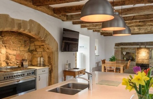 Ovingham House | Stunning Northumberland 10 Bed House with Hot Tub
