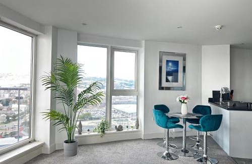 Castle Apartment | Stunning Ocean & City View APT
